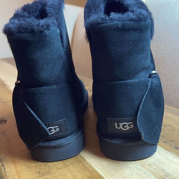 UGG Classic MINI TWIST BOOT - Picture 5 of 8